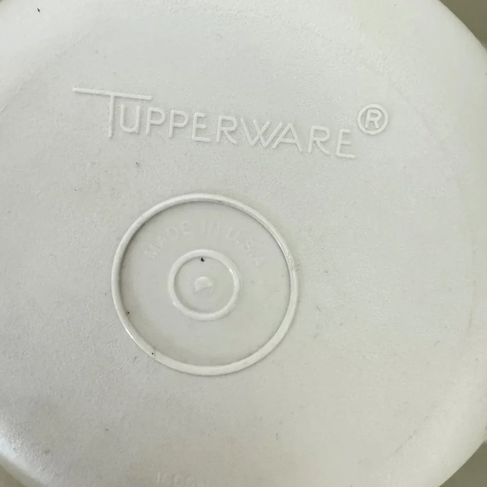 Vintage Tupperware Serving Center 1665-1 Veggie Tray with Lid Off‎ White 12 Inch